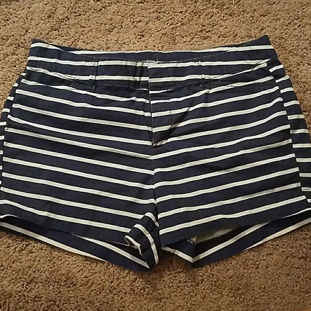 Old Navy pixie chino shorts